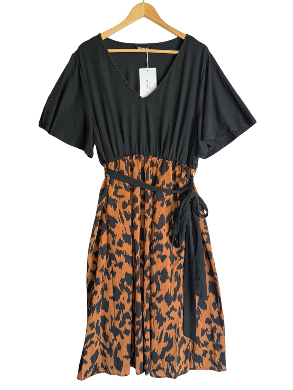 BloomChic Black Rust Animal Print Belted Midi Dress Sz 14/16 NWT